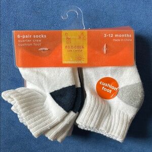 NWT Sonoma Baby 3-12 months socks